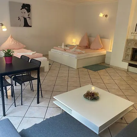 Shared Apartment, Friesenplatz * Colónia