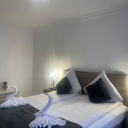 Shared Apartment, Friesenplatz Apartamento Colónia
