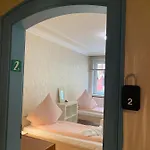 Shared Apartment, Friesenplatz * Keulen