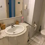 Shared Apartment, Friesenplatz *