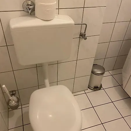 Shared Apartment, Friesenplatz Κολωνία