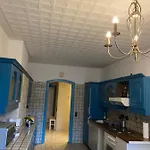 Shared Apartment, Friesenplatz