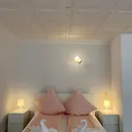 Shared Apartment, Friesenplatz Apartman