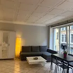 Shared Apartment, Friesenplatz *