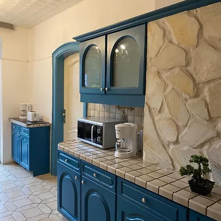 Shared Apartment, Friesenplatz * Colonia