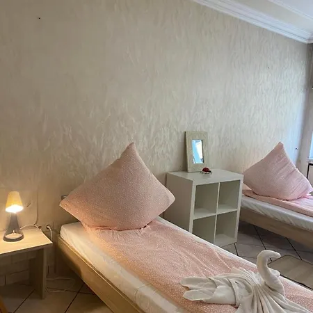 Shared Apartment, Friesenplatz Apartamento *