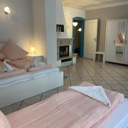 Shared Apartment, Friesenplatz Lägenhet *