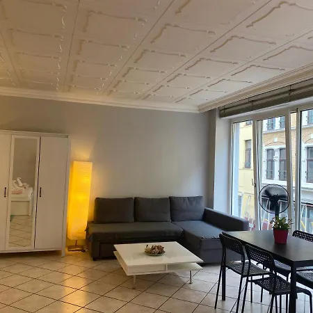 Shared Apartment, Friesenplatz *