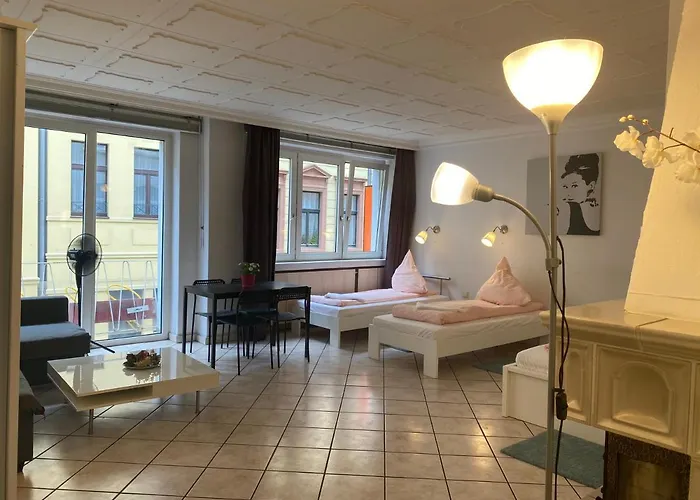 Shared Apartment, Friesenplatz *