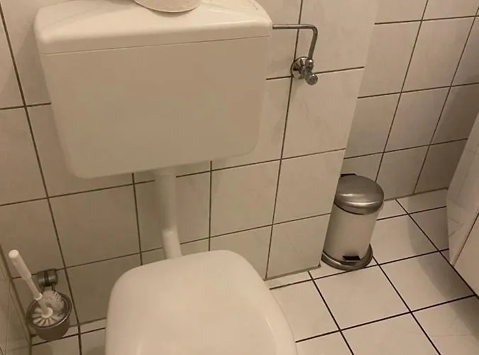 Shared Apartment, Friesenplatz קלן