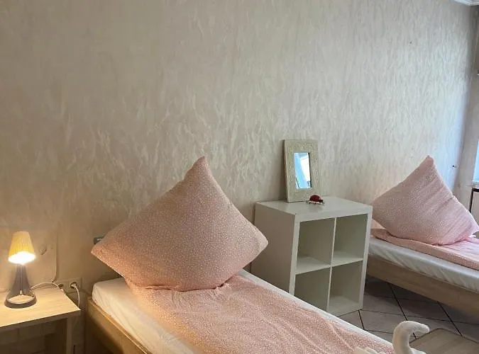 Shared Apartment, Friesenplatz Appartement *