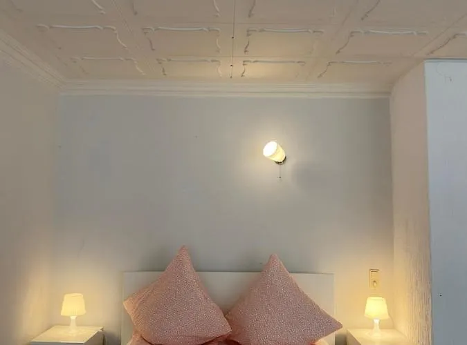 Shared Apartment, Friesenplatz アパート