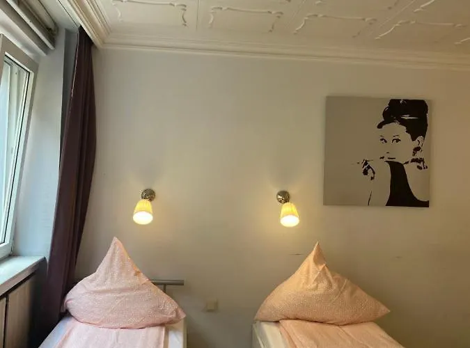 Shared Apartment, Friesenplatz דירה