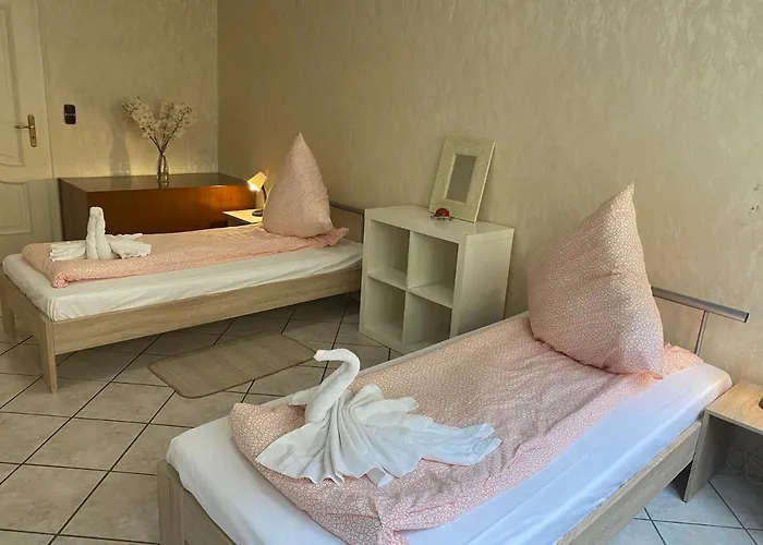 Shared Apartment, Friesenplatz *