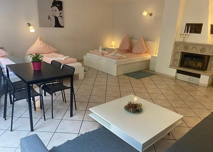 Shared Apartment, Friesenplatz * קלן