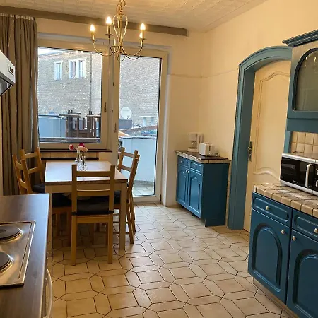 Shared Apartment, Friesenplatz