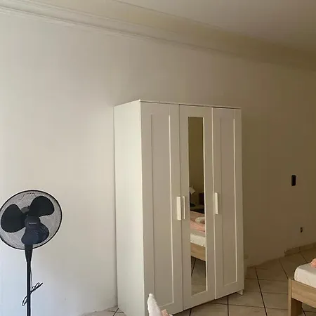 Shared Apartment, Friesenplatz *