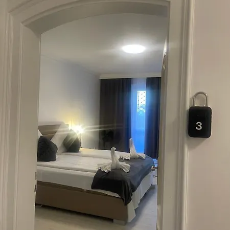 Shared Apartment, Friesenplatz *