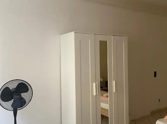 Shared Apartment, Friesenplatz *